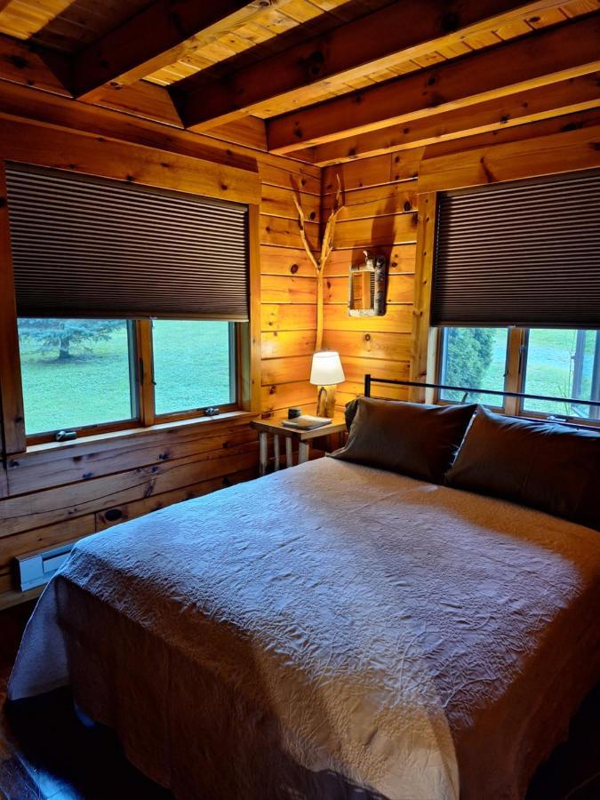 Neshannock Creekside Log Cabin Volant 外观 照片